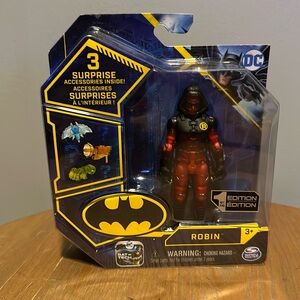 Spin Master 1st Edition Robin . 3 surprise accessories.